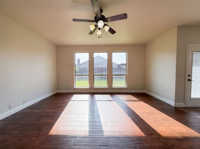 830 Graham Drive, Burleson, TX 76028
