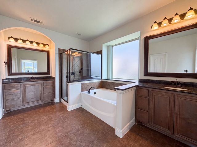 830 Graham Drive, Burleson, TX 76028