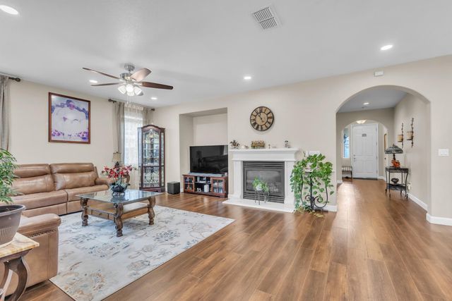 2449 Kaslin Dr, Modesto, CA 95355