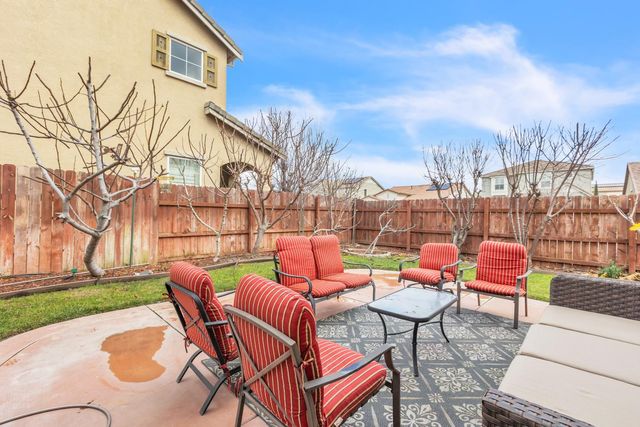 2449 Kaslin Dr, Modesto, CA 95355