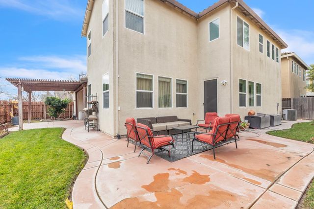 2449 Kaslin Dr, Modesto, CA 95355