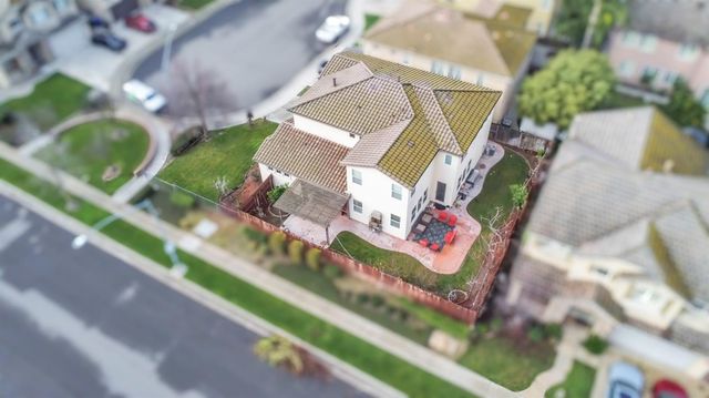 2449 Kaslin Dr, Modesto, CA 95355