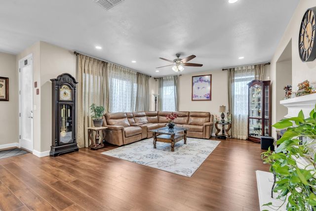 2449 Kaslin Dr, Modesto, CA 95355