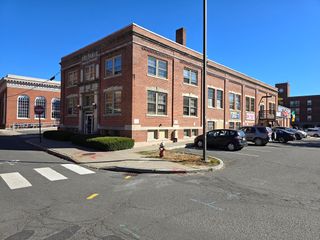 16 Armory St LL, Northampton, MA 01060