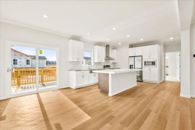 831 Sam Black Road, London, KY 40741