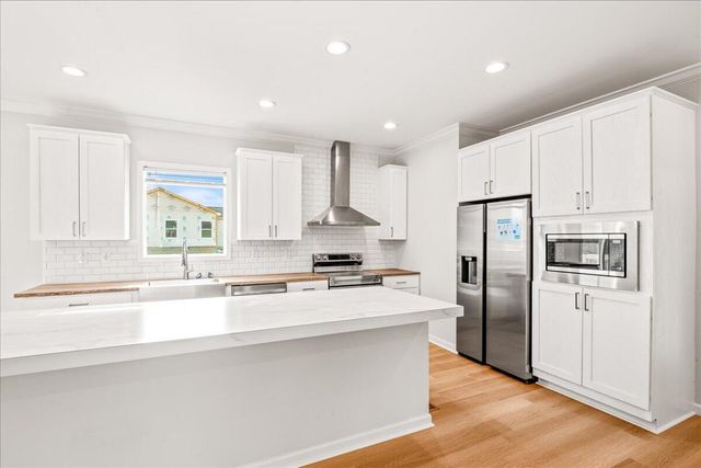 831 Sam Black Road, London, KY 40741