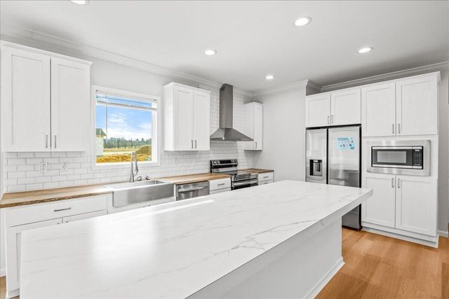 831 Sam Black Road, London, KY 40741