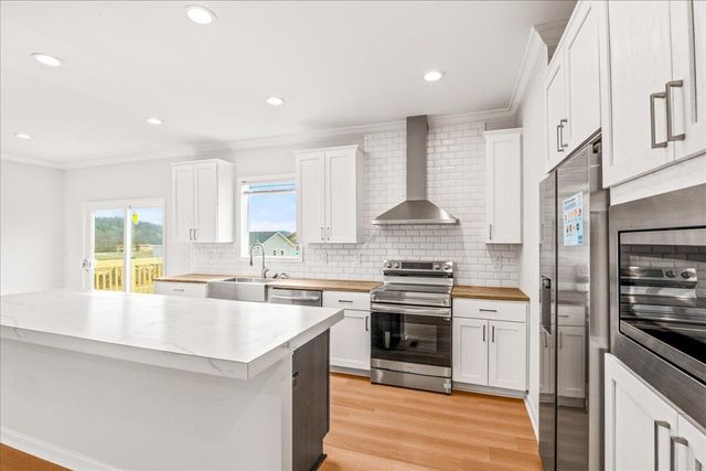 831 Sam Black Road, London, KY 40741