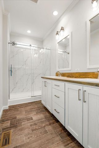 831 Sam Black Road, London, KY 40741