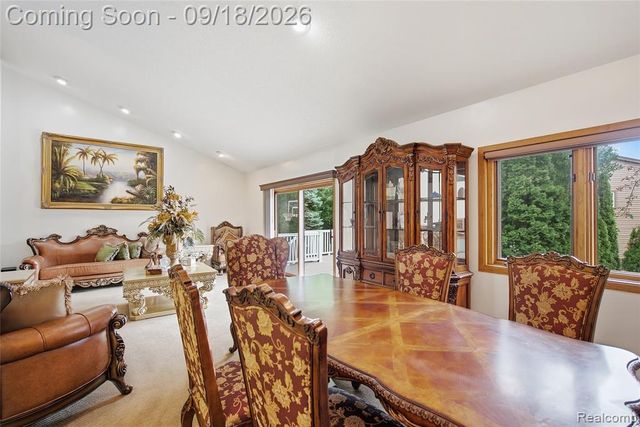 35697 Briar Ridge Lane, Farmington, MI 48335