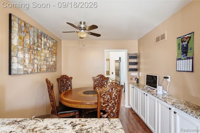 35697 Briar Ridge Lane, Farmington, MI 48335