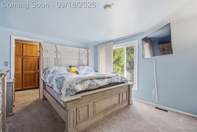 35697 Briar Ridge Lane, Farmington, MI 48335