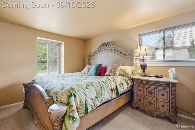 35697 Briar Ridge Lane, Farmington, MI 48335