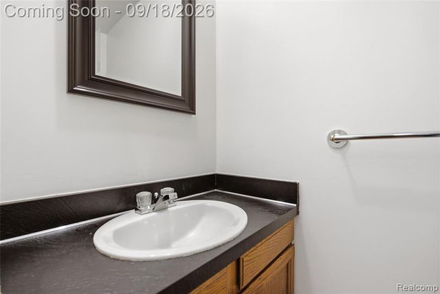 35697 Briar Ridge Lane, Farmington, MI 48335
