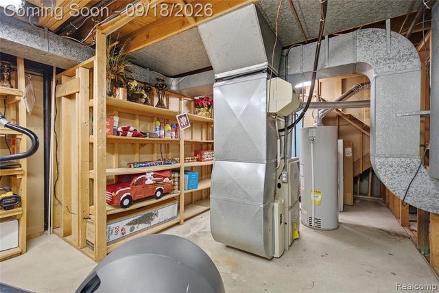 35697 Briar Ridge Lane, Farmington, MI 48335