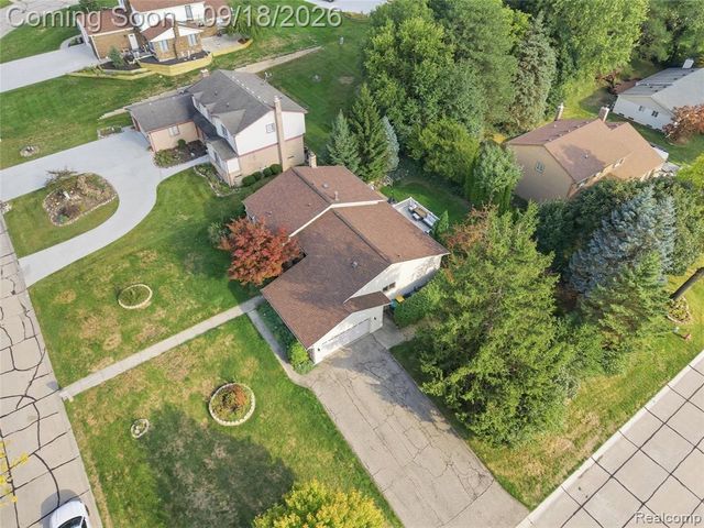 35697 Briar Ridge Lane, Farmington, MI 48335