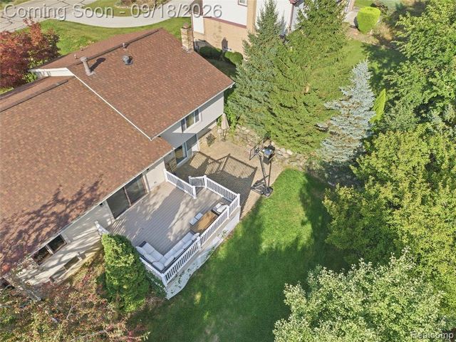 35697 Briar Ridge Lane, Farmington, MI 48335