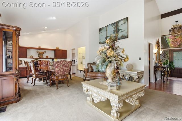 35697 Briar Ridge Lane, Farmington, MI 48335