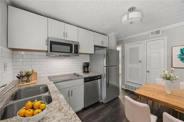 21 Delmont Drive NE 7, Atlanta, GA 30305