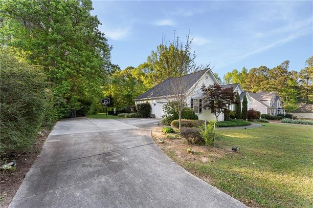 195 Galway Bend, Tyrone, GA 30290