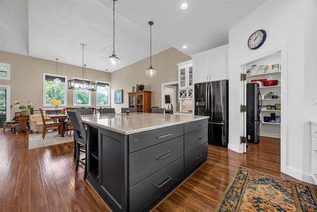 711 Owen Ct, Tiffin, IA 52340