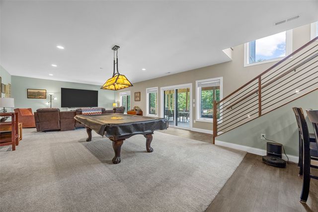 711 Owen Ct, Tiffin, IA 52340