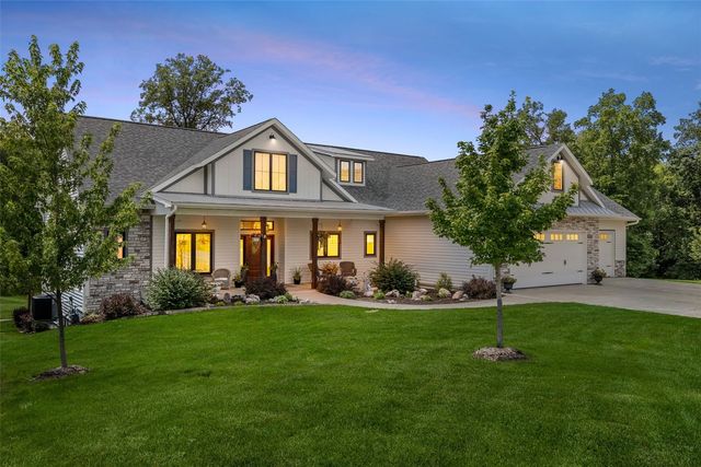 711 Owen Ct, Tiffin, IA 52340