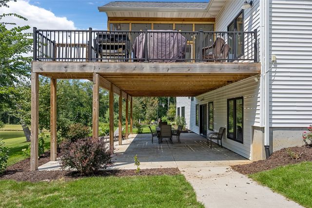 711 Owen Ct, Tiffin, IA 52340