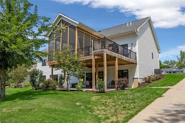 711 Owen Ct, Tiffin, IA 52340