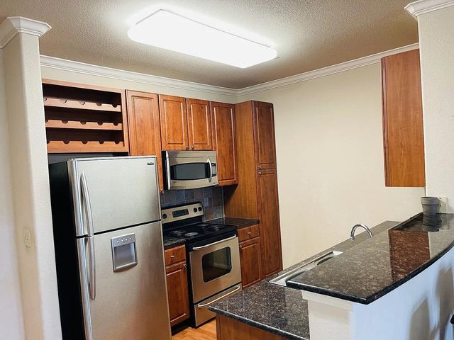 1711 Old Spanish Trail 127, Houston, TX 77054