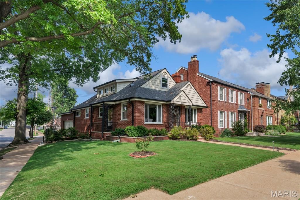 4077 Holly Hills Boulevard, St Louis, MO 63116