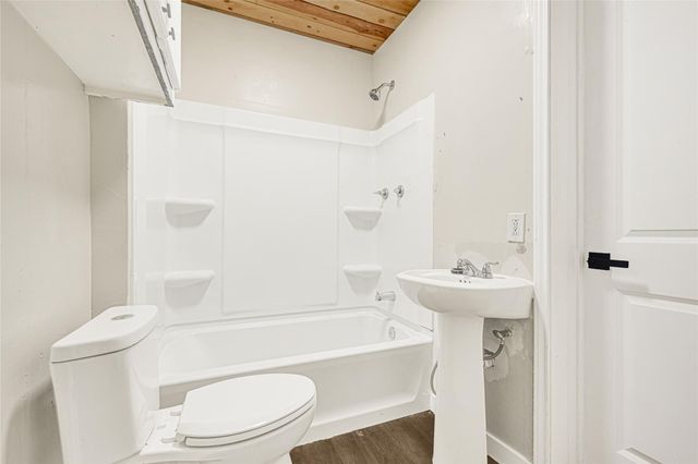 302 S 72nd Street, Houston, TX 77011