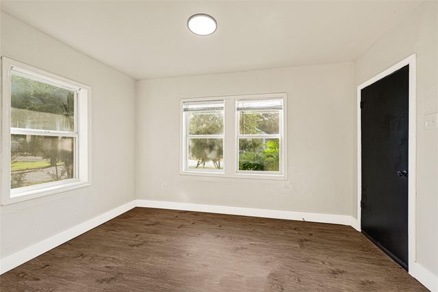 302 S 72nd Street, Houston, TX 77011