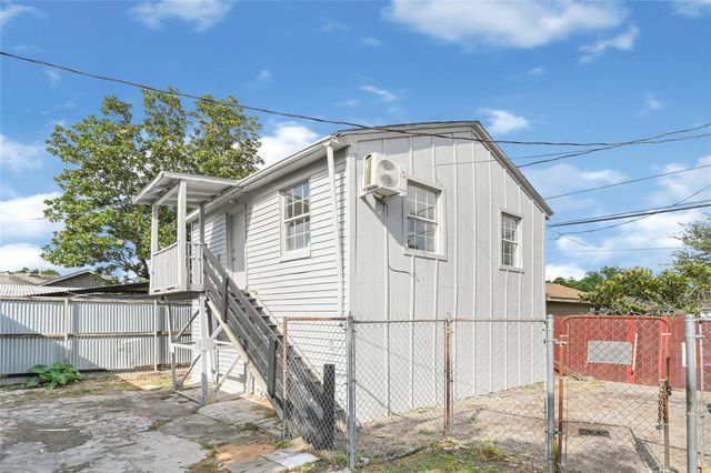 302 S 72nd Street, Houston, TX 77011
