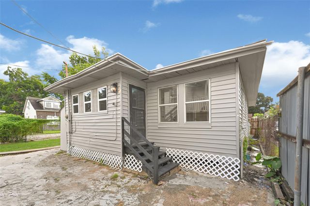 302 S 72nd Street, Houston, TX 77011