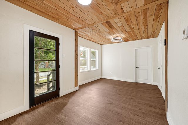 302 S 72nd Street, Houston, TX 77011
