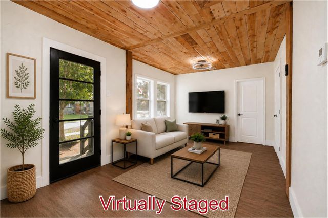 302 S 72nd Street, Houston, TX 77011