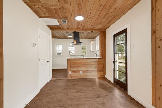 302 S 72nd Street, Houston, TX 77011