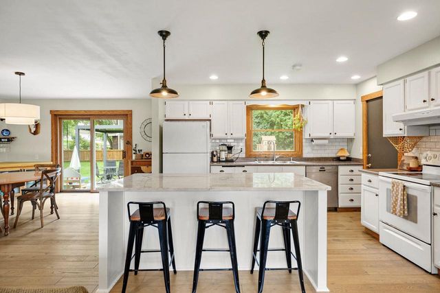 1205 Wexford Drive, Waunakee, WI 53597