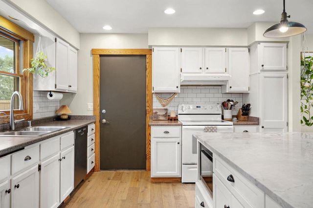 1205 Wexford Drive, Waunakee, WI 53597