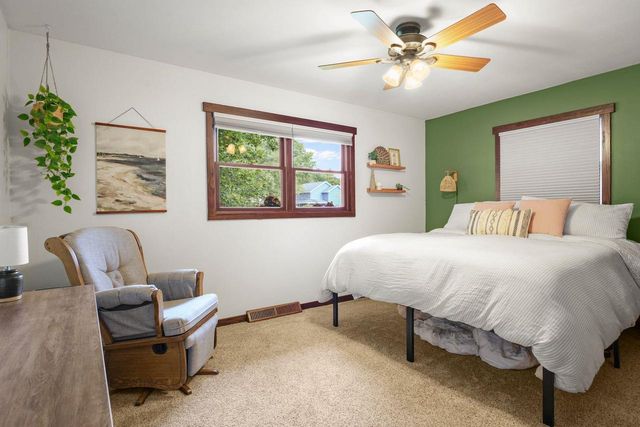 1205 Wexford Drive, Waunakee, WI 53597