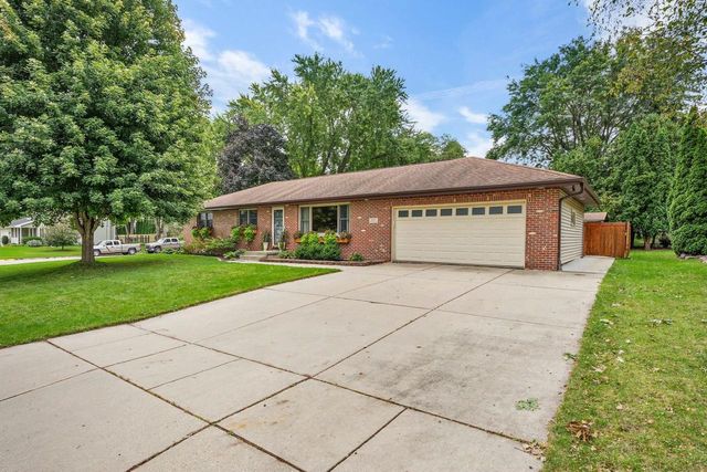 1205 Wexford Drive, Waunakee, WI 53597