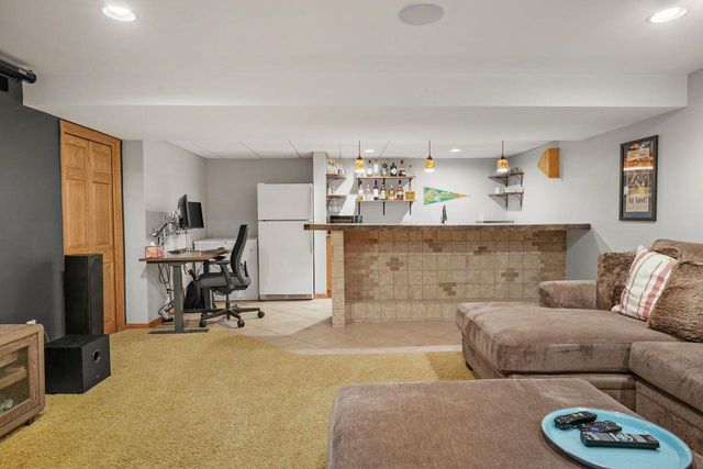 1205 Wexford Drive, Waunakee, WI 53597
