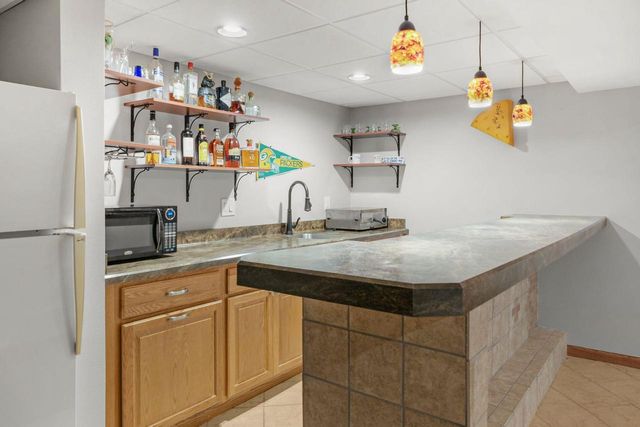 1205 Wexford Drive, Waunakee, WI 53597