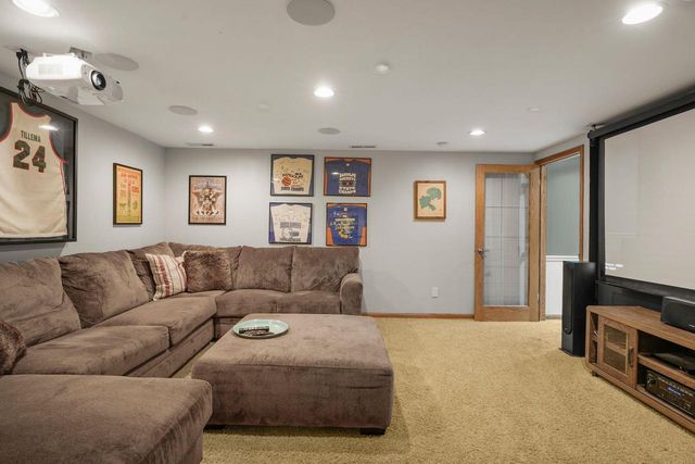 1205 Wexford Drive, Waunakee, WI 53597