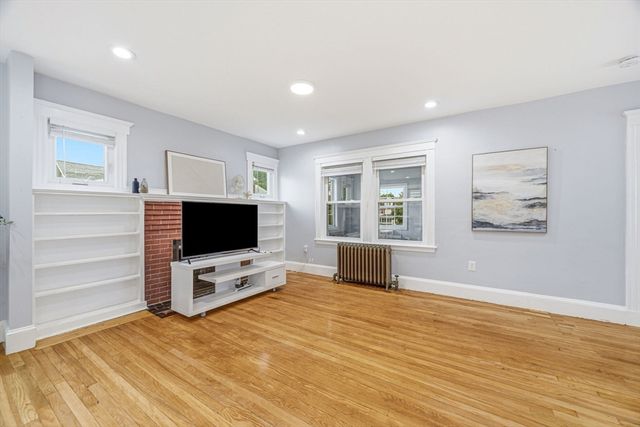 3 Florence St, Quincy, MA 02170