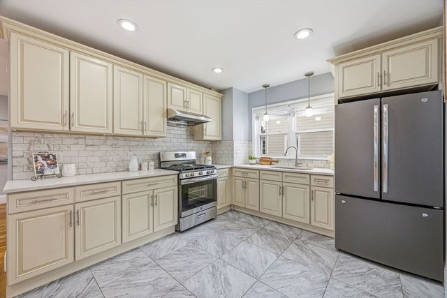 3 Florence St, Quincy, MA 02170