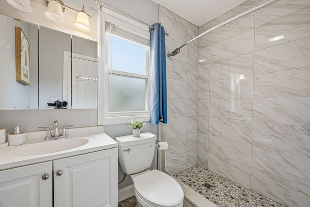 3 Florence St, Quincy, MA 02170