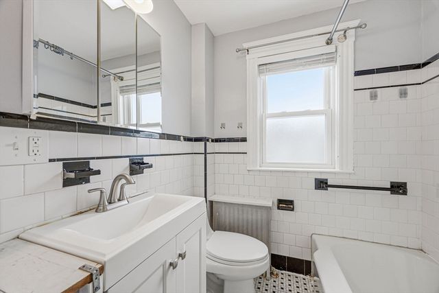 3 Florence St, Quincy, MA 02170