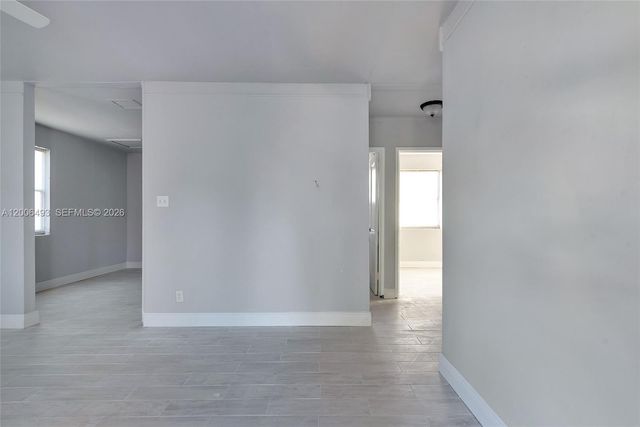 562 W 4th St, Riviera Beach, FL 33404